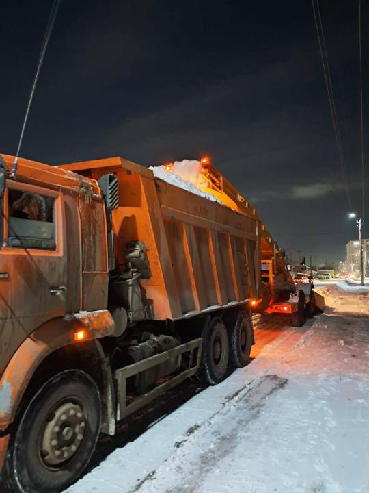 Елордада түнгі ауысымда қар тазалауға 1,2 мыңнан аса арнайы техника шығарылды