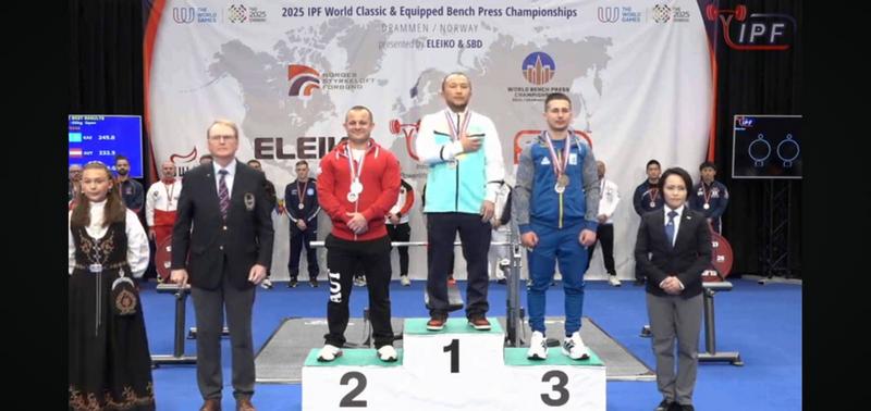 Ағадырлық 76 жастағы ақсақал мен ұлы әлем чемпионатында топ жарды