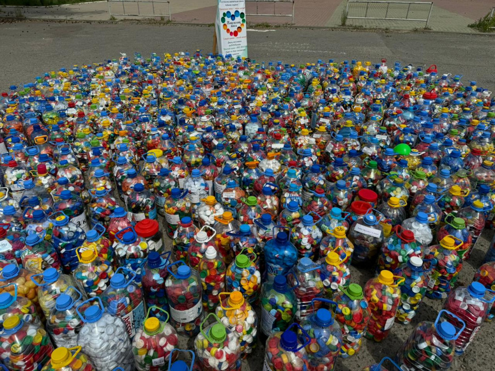 Экологиялық тәрбие. Павлодарлық оқушылар 1 тонна пластик қақпағын жинады