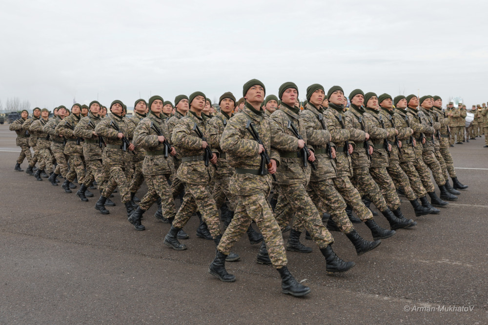 Монша, асхана және жаттығу: Шеруге келген әскерилерге қандай жағдай жасалған