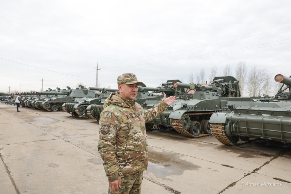 Монша, асхана және жаттығу: Шеруге келген әскерилерге қандай жағдай жасалған