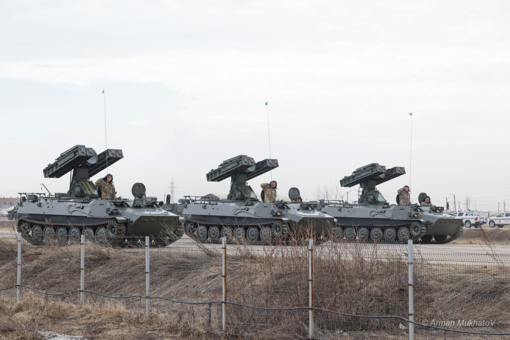 Монша, асхана және жаттығу: Шеруге келген әскерилерге қандай жағдай жасалған