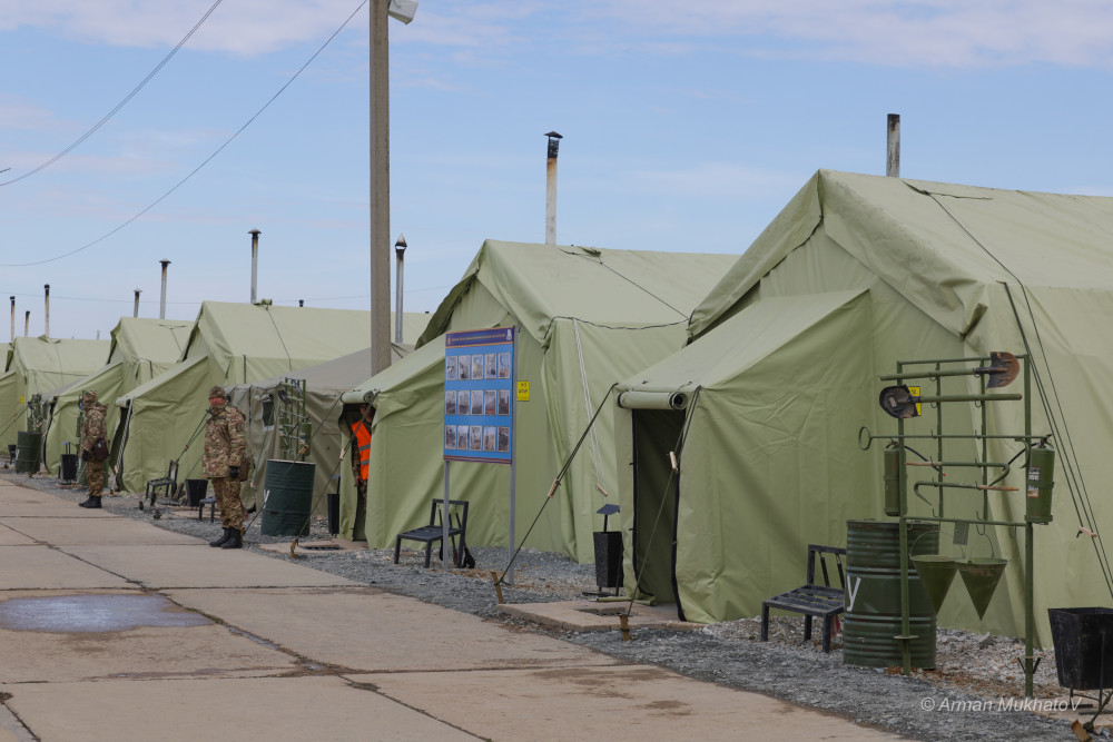 Монша, асхана және жаттығу: Шеруге келген әскерилерге қандай жағдай жасалған