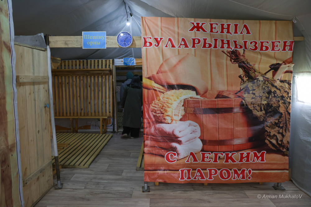 Монша, асхана және жаттығу: Шеруге келген әскерилерге қандай жағдай жасалған