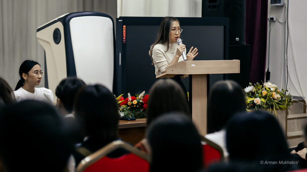 «Жоқ» деп үйрену керек. Мамандар ерте жүктілік, жыныстық зорлық-зомбылықтың алдын алу жайлы айтты