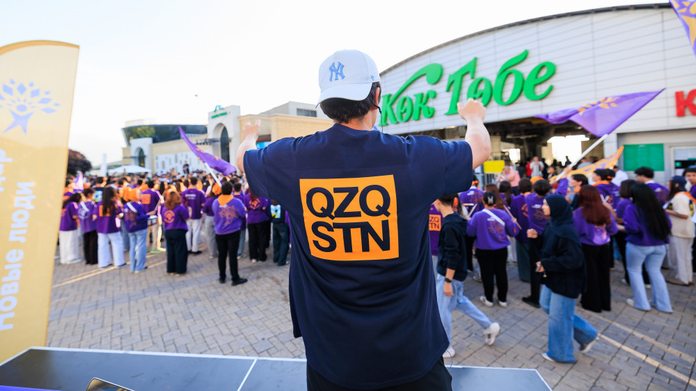 "Жаңа ритмге қосыл": Көктөбеде ауқымды перформанс өтті