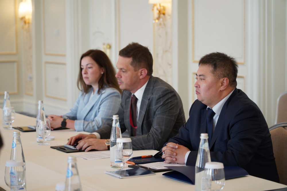 Энергетика министрі Петербург халықаралық экономикалық форумына қатысты