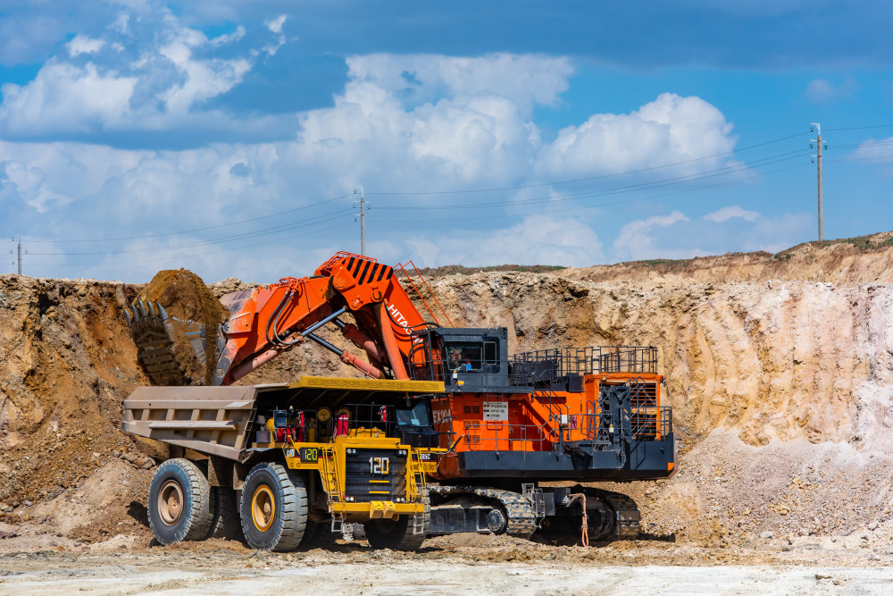 "Бір қателік ауыр зардапқа әкелуі мүмкін": Тау-кен ісіндегі алып техниканы кімдер тізгіндейді?