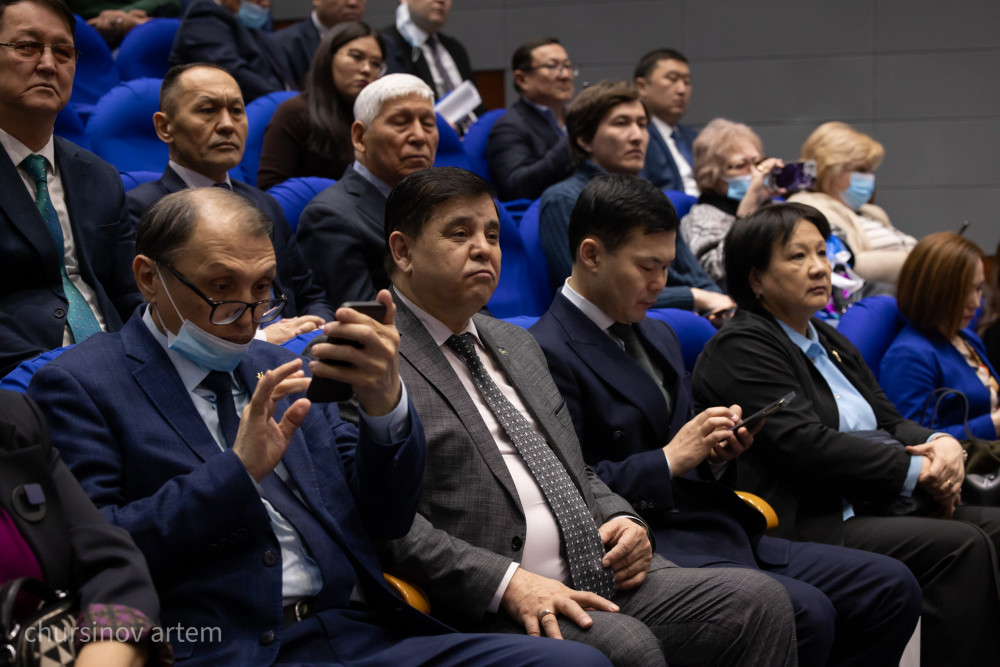 Тоқаев: Бердібек Сапарбаев - Қазақстанның дамуына өлшеусіз үлес қосқан мемлекет қайраткері