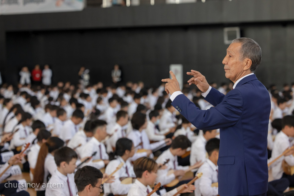 Зияткерлік мектепте домбыра сабағы неліктен міндетті пәнге айналды?