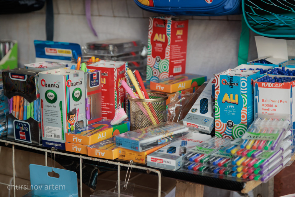 Форма, сөмке және дәптер бағасы: Биыл бір балаға қанша теңге кетеді?