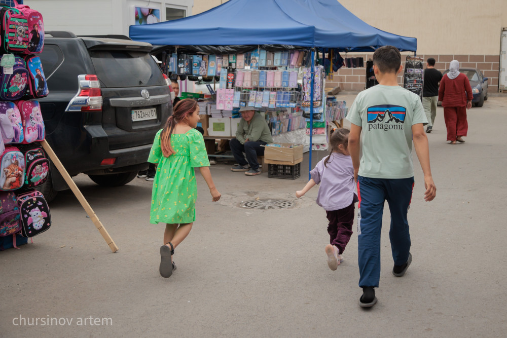 Форма, сөмке және дәптер бағасы: Биыл бір балаға қанша теңге кетеді?