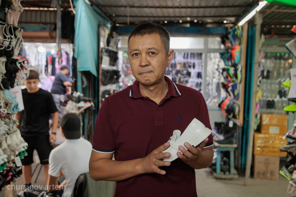 Форма, сөмке және дәптер бағасы: Биыл бір балаға қанша теңге кетеді?