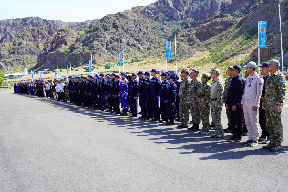 «Қазқұтқару-2023»: Алматыда 4 елдің әскерилері біліктілігін ортаға салды