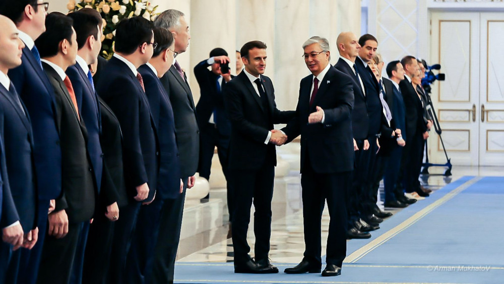 Мемлекет басшысы Ақордада Франция президентін қарсы алды
