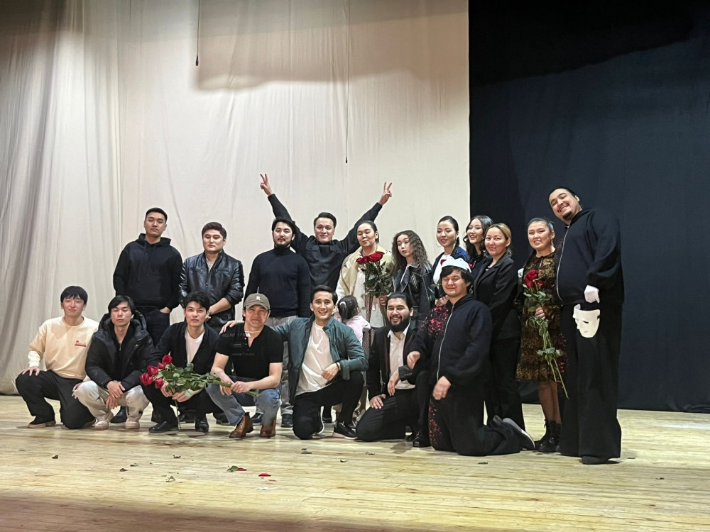 S.O.S: Астанада қазіргі күннің үлкен проблемасы туралы драма сахналанды