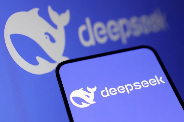 Әлемде: ЖИ дауы – қытайлық DeepSeek америкалық ChatGPT жүйесін пайдаланған деп айыпталуда