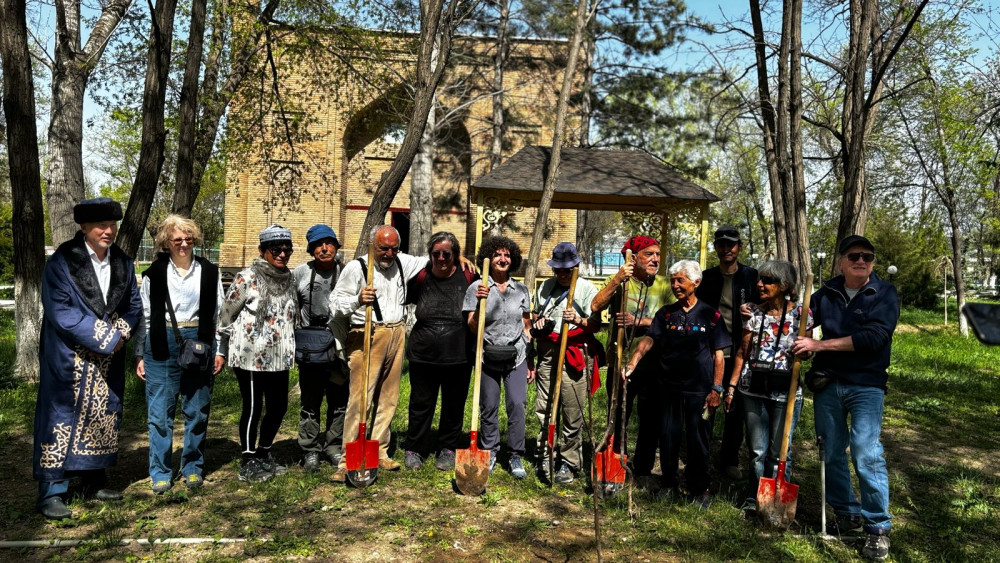 "Таза Қазақстан" акциясына Италиядан келген туристер үлес қосты