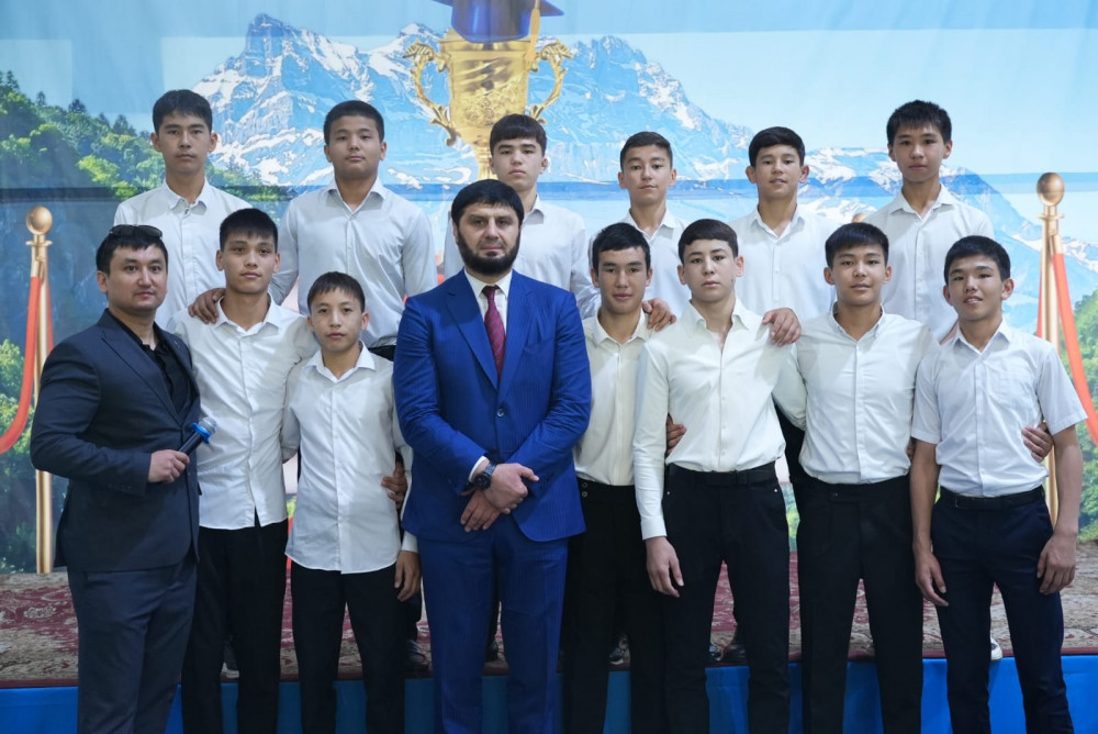 Спорт мектептерін 1200 түлек тәмамдады