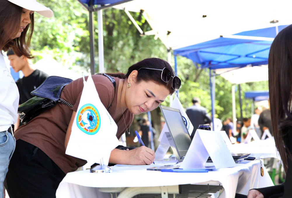 Алматыда бос жұмыс орындары жәрмеңкесі қалай өтуде