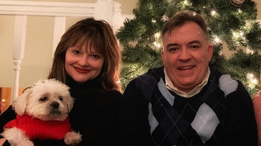 Қанды шабуыл: 17 оқ тиген саясаткер мен оның жұбайы аман қалды