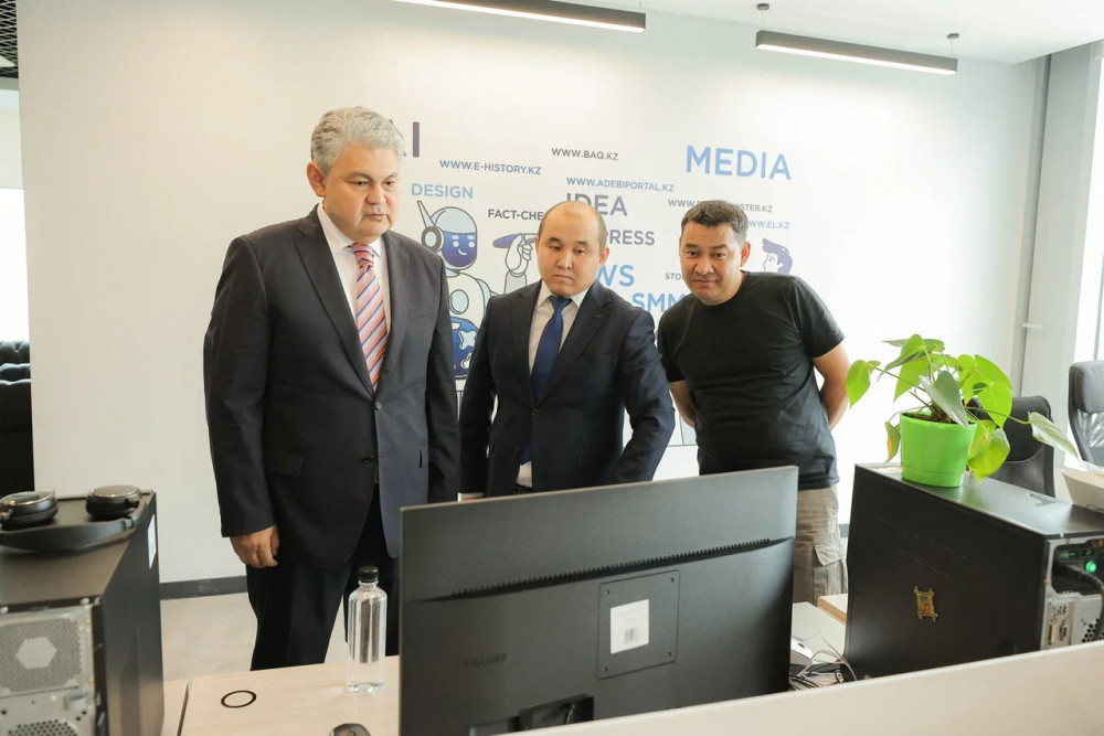 Ермек Көшербаев Qazcontent ұжымымен кездесті