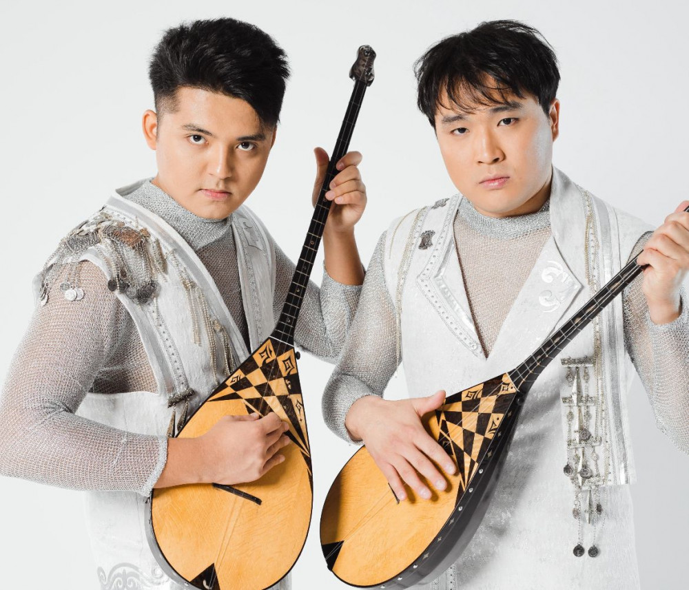 Домбыра әлемді баурайды: Димашпен бірге шыңдалған дуэттің хикаясы