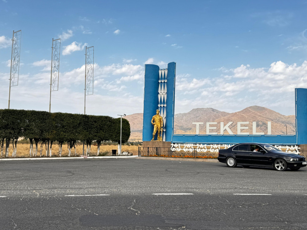 Жетісу әкімдігі "94% жол жақсы" дейді, ал тұрғындар: "Жазда жамалса, көктемде жоқ"