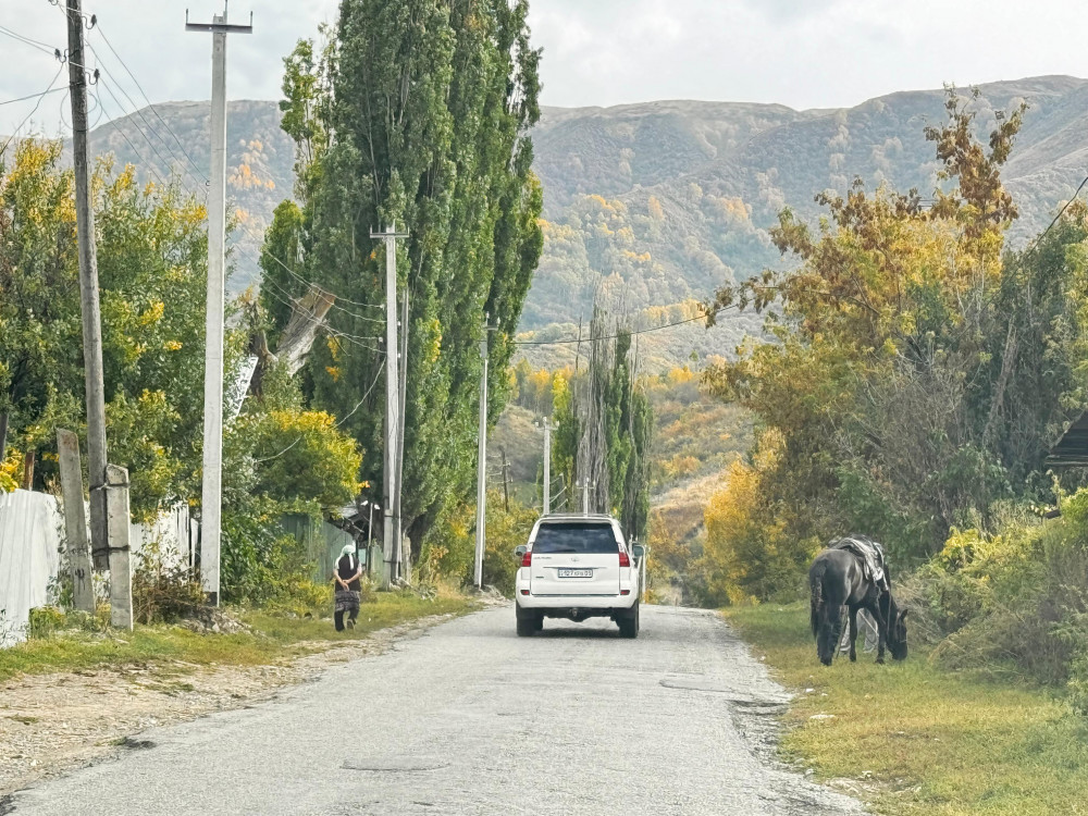 Жетісу әкімдігі "94% жол жақсы" дейді, ал тұрғындар: "Жазда жамалса, көктемде жоқ"