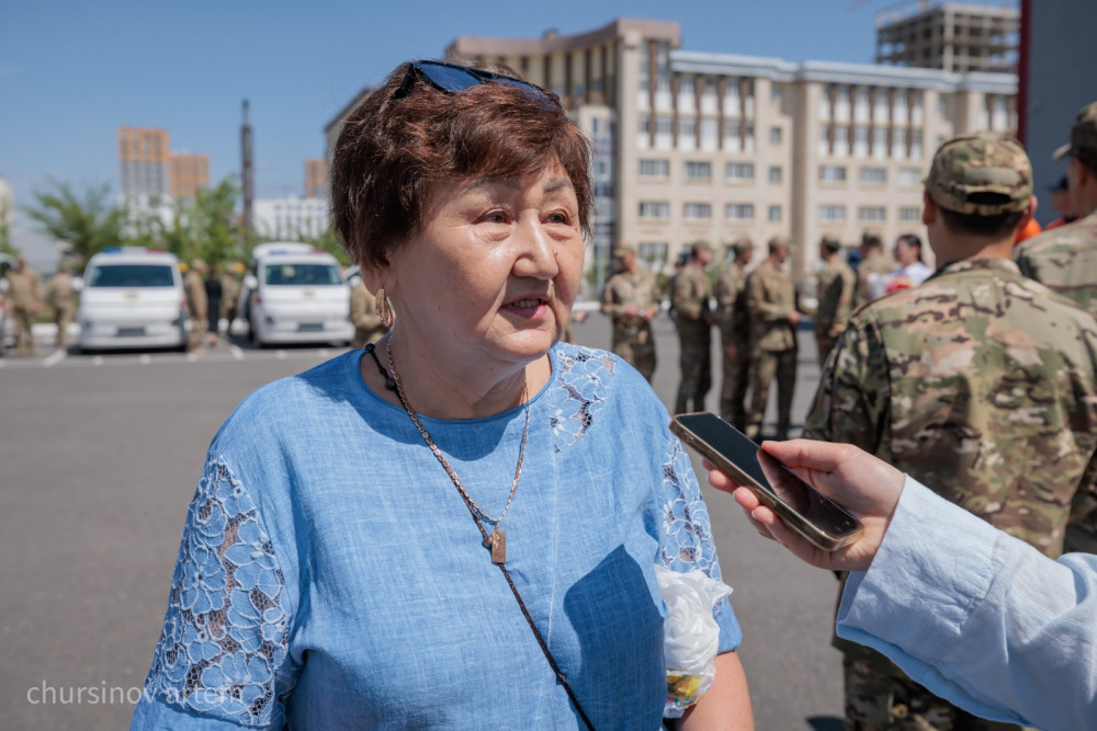 Ешқашан назардан тыс қалмайсыздар: Министр пәтер кілттерін табыстады
