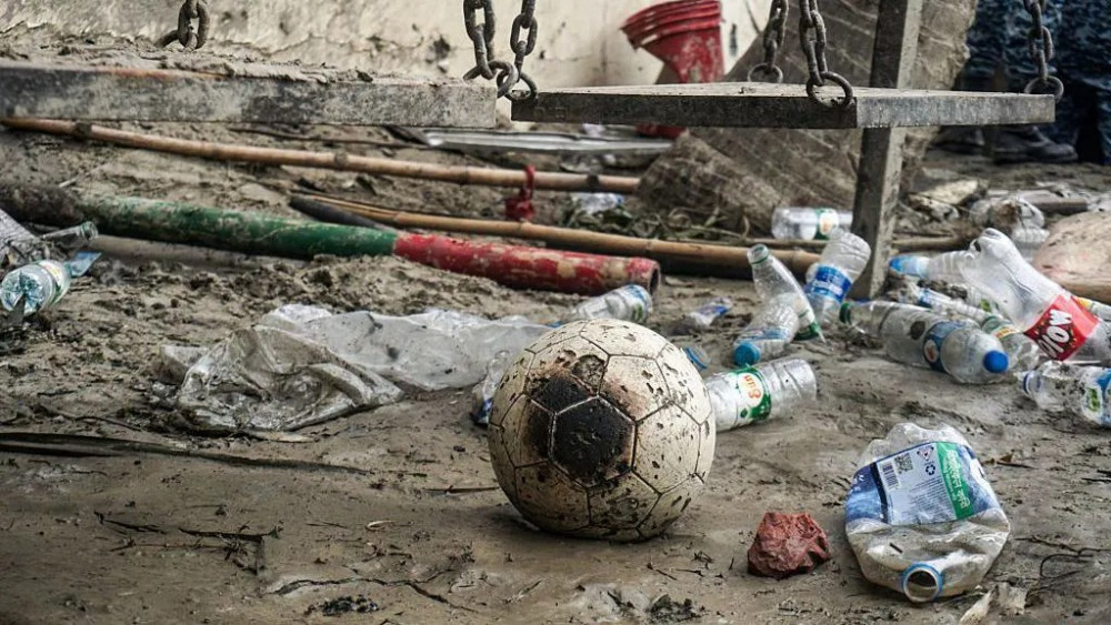 20 баланы ұшақ апатынан құтқарып қалған мұғалім қайтыс болды