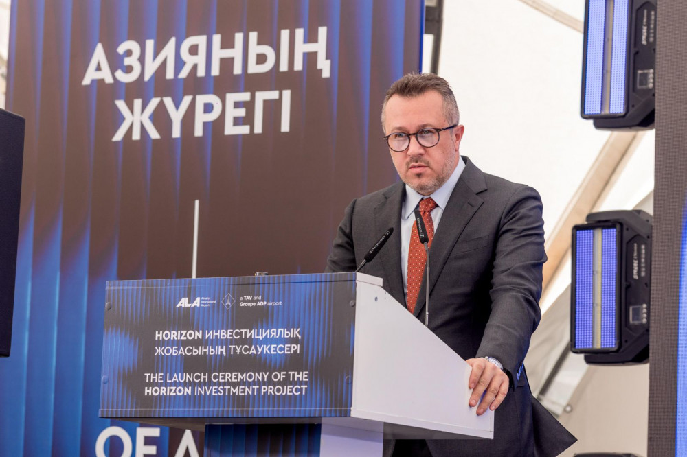 Алматы әуежайындағы негізгі ұшу-қону жолағы сүріліп, орнына жаңасы салынады