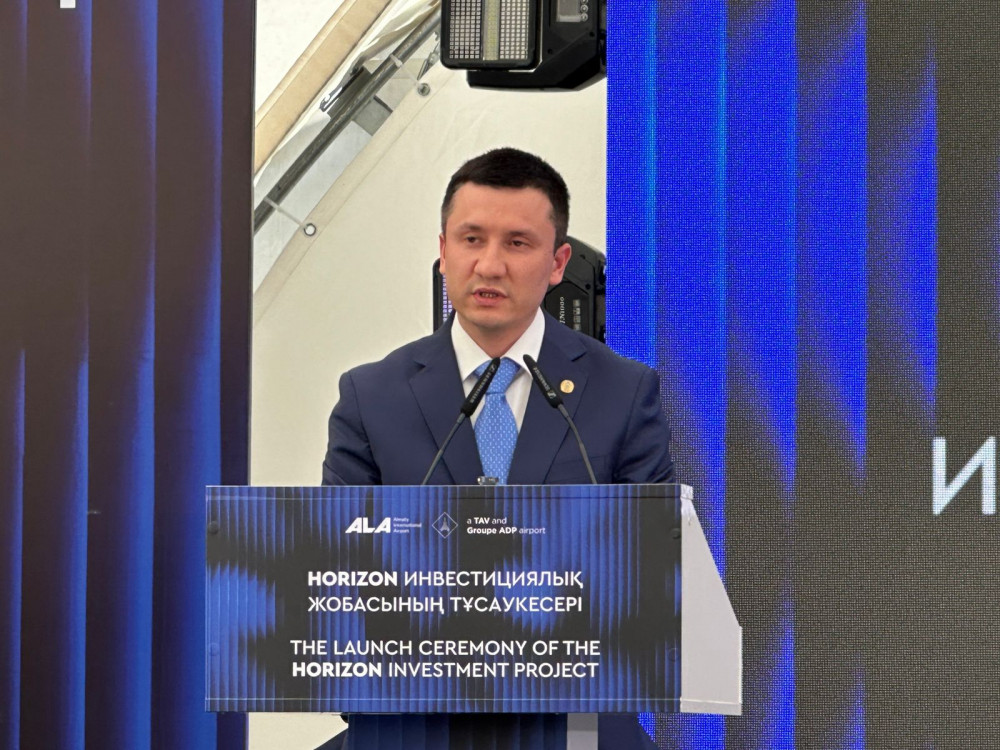 Алматы әуежайындағы негізгі ұшу-қону жолағы сүріліп, орнына жаңасы салынады