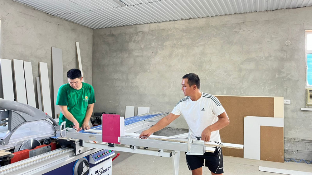 Аралдық жиһаз шебері жеңілдетілген несие алып, цехын дамытып жатыр