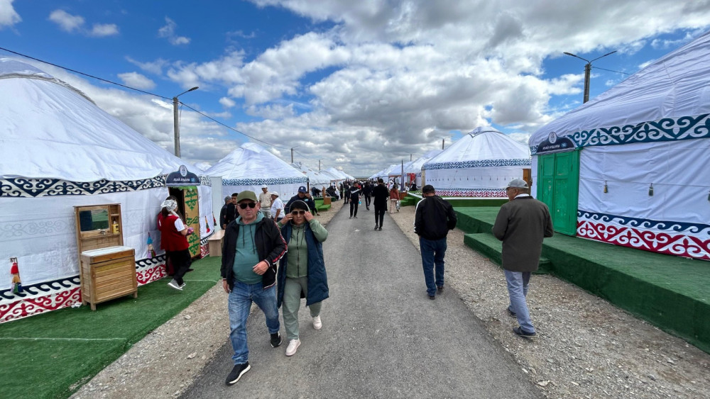 Фоторепортаж: Абай Құнанбайұлының 180 жылдығын тойлаудың жарқын сәттері