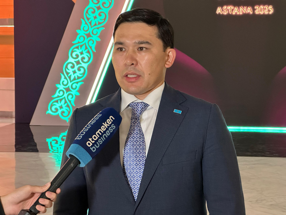 Asian Awards сыйлығы кімге бұйырды?