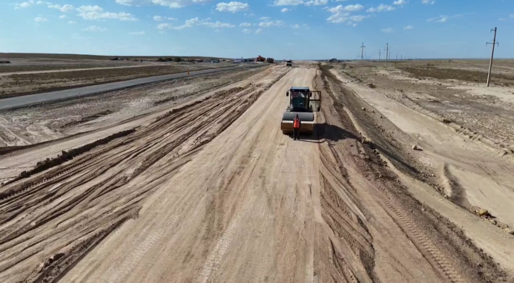 Мәжіліс депутаты Ұлытаудағы жолдардың сапасын тексерді