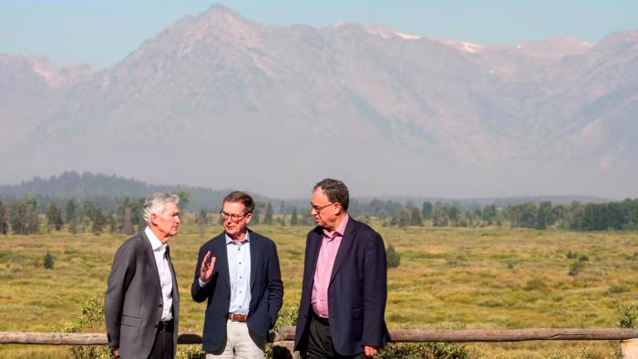 Әлемде: Пәкістандағы апат, Украинадағы келіссөздер және жаһандық нарықтағы толқулар