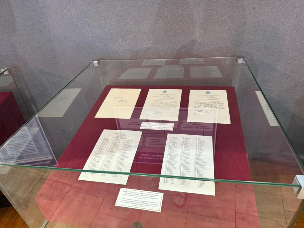 Қазақ КСР Конституциясының түпнұсқасы алғаш рет жұрт назарына ұсынылды