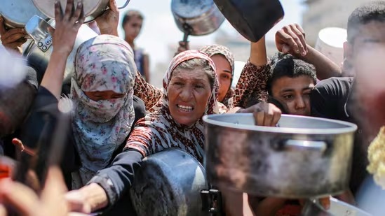 Әлемде: Газа қақтығысы өршіп тұр, АҚШ тарифтерді күшейтті, Мароккода динозавр табылды