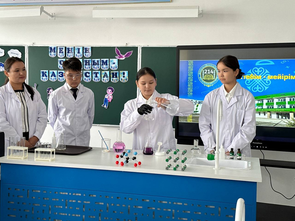 Білім күні: Алматыда “Келешек мектептері” жобасы аясында 12 мың орындық 7 мектеп ашылды