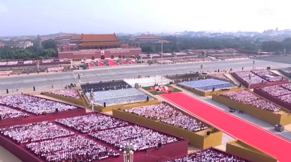 Әлемде: Қытайдағы парад, Ауғанстандағы зілзала, Жерар Депардьеге айып, Башар Асадқа ордер