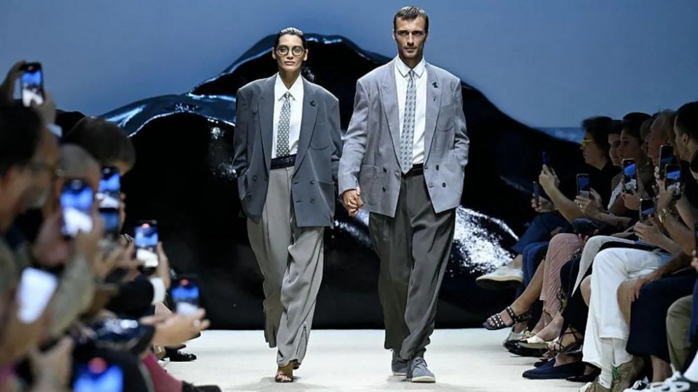 Италиялық атақты дизайнер Джорджио Армани дүниеден өтті