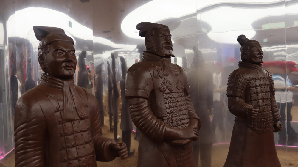 Қытайда 100 тонна шоколадтан тұратын музей көрсетілді. Көрмеде не бар?