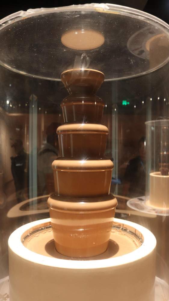 Қытайда 100 тонна шоколадтан тұратын музей көрсетілді. Көрмеде не бар?