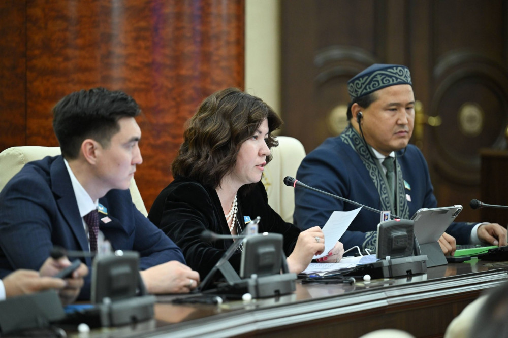 Мұғалімнен министрге дейін: Жұлдыз Сүлейменова кім?