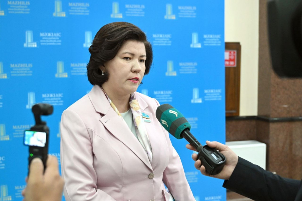 Мұғалімнен министрге дейін: Жұлдыз Сүлейменова кім?