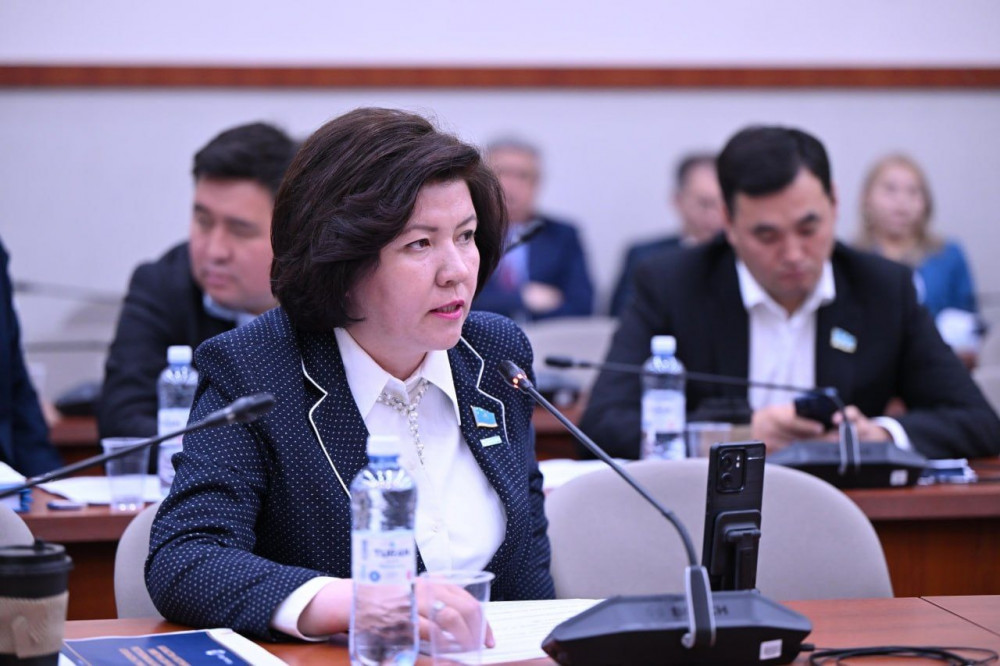 Мұғалімнен министрге дейін: Жұлдыз Сүлейменова кім?