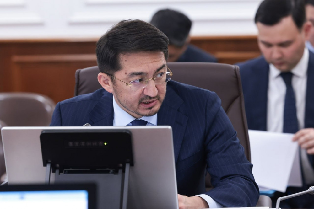 Мәдиевтің жаңа миссиясы: ЖИ Қазақстан экономикасын өзгерте ме?