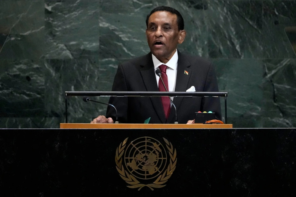 Әлемде: БҰҰ мінберіндегі айыптаулар, Судандағы бітім, Непалдағы бүлік